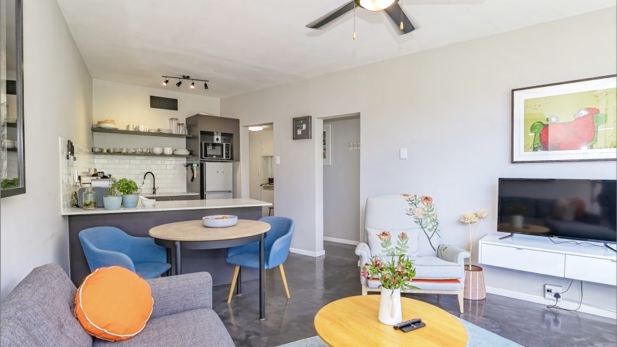 1 Bedroom Property for Sale in Vredehoek Western Cape